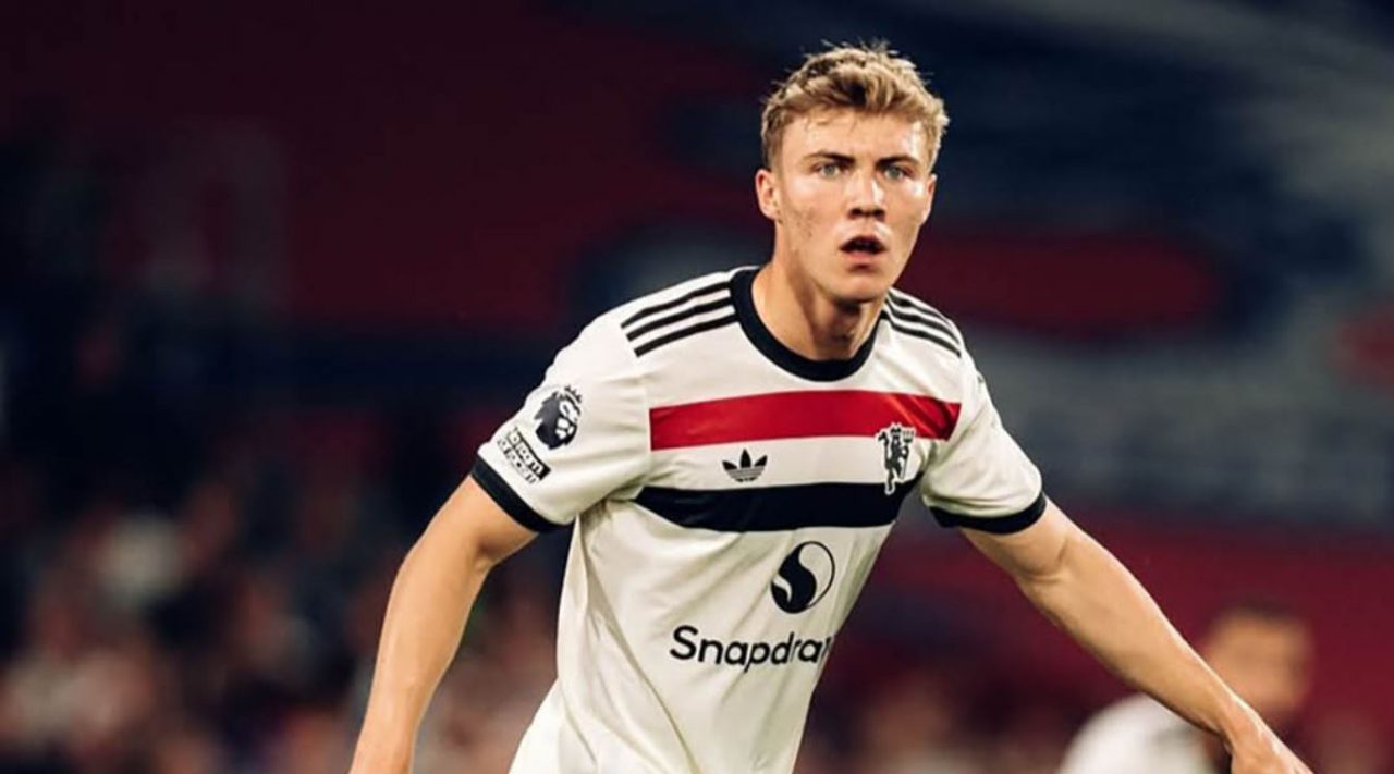 MU Cuci Gudang 8 Bintang Triliunan Rupiah