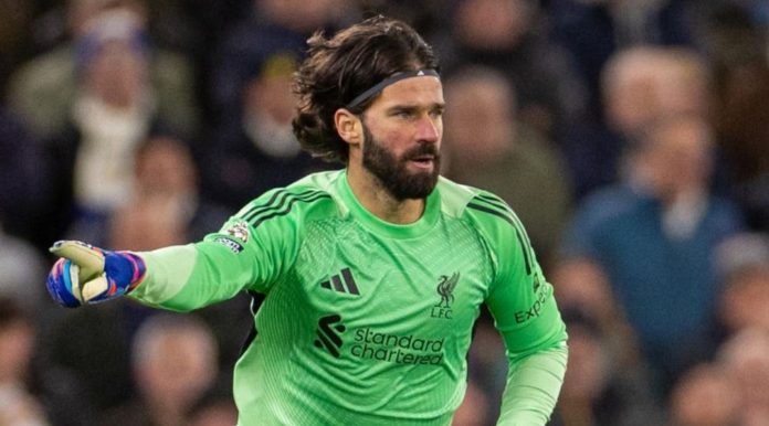 Alisson Becker pemain Liverpool