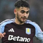 Valencia Incar Bek Aston Villa Andrés García untuk Solusi Jangka Panjang
