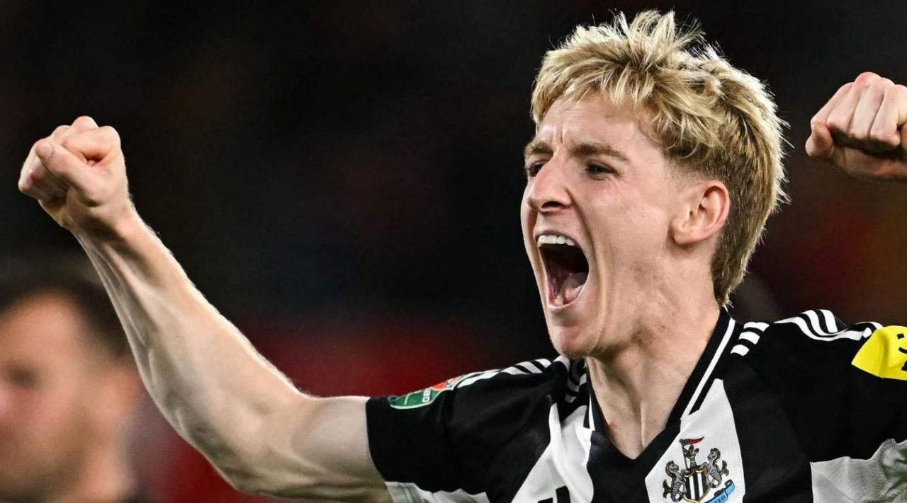 Anthony Gordon pemain Newcastle United masuk radar transfer Barcelona