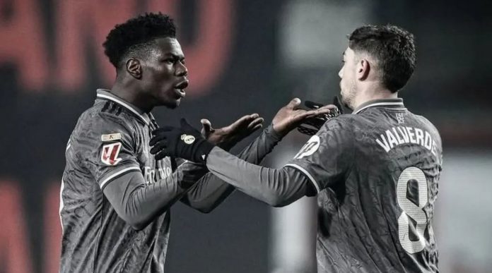 Ketegangan di ruang ganti Real Madrid disebut semakin memanas setelah Federico Valverde dan Aurelien Tchouameni terlibat keributan serius.