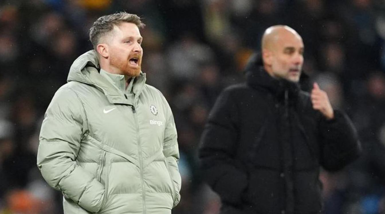 Calum McFarlane pelatih Chelsea
