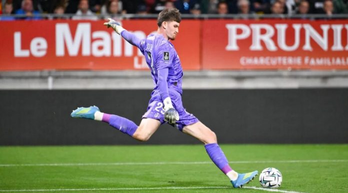 Ewen Jaouen kiper Reims