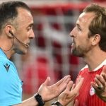 Insiden handball Joao Neves memicu protes Bayern Munich saat menghadapi PSG. Wasit tidak memberikan penalti mengikuti aturan resmi IFAB.
