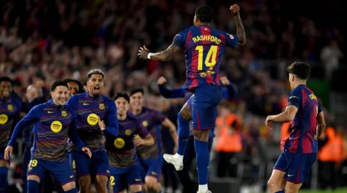 Marcus Rashford dan pemain Barcelona