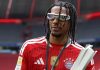 Bukan Cuma Trofi, Michael Olise Tutup Musim dengan Gelar Pemain Terbaik Bundesliga Michael Olise pemain terbaik Bundesliga 2025-2026