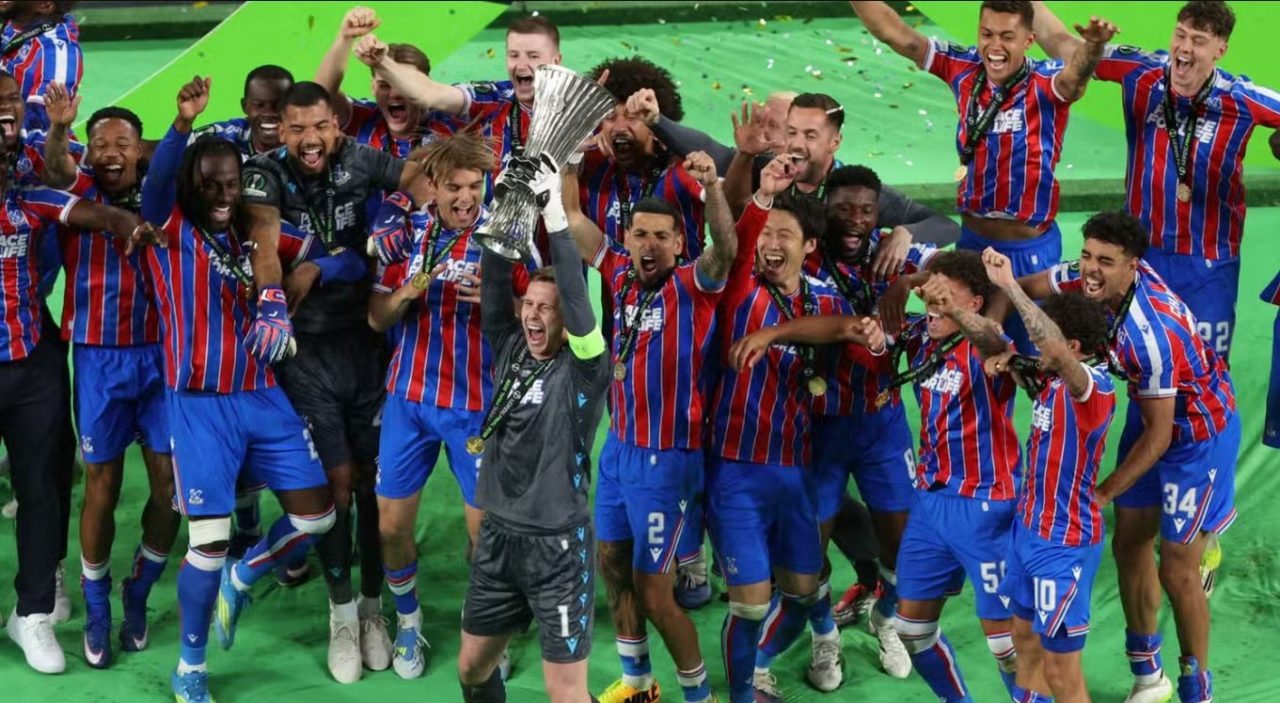 Pemain Crystal Palace meryakan kemenangan di Liga Konferensi Eropa