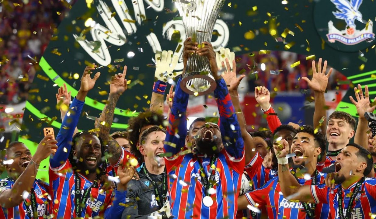 Pemain Crystal Palace meryakan kemenangan di Liga Konferensi Eropa