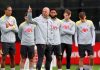 Pemain Liverpool dan Arne Slot di sesi latihan
