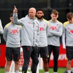 Liverpool Siapkan Revolusi Lini Tengah, Empat Pemain Premier League Jadi Target Pemain Liverpool dan Arne Slot di sesi latihan