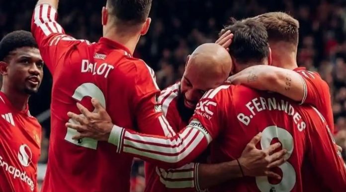 Pemain Manchester United merayakan gol Pemain Manchester United merayakan gol