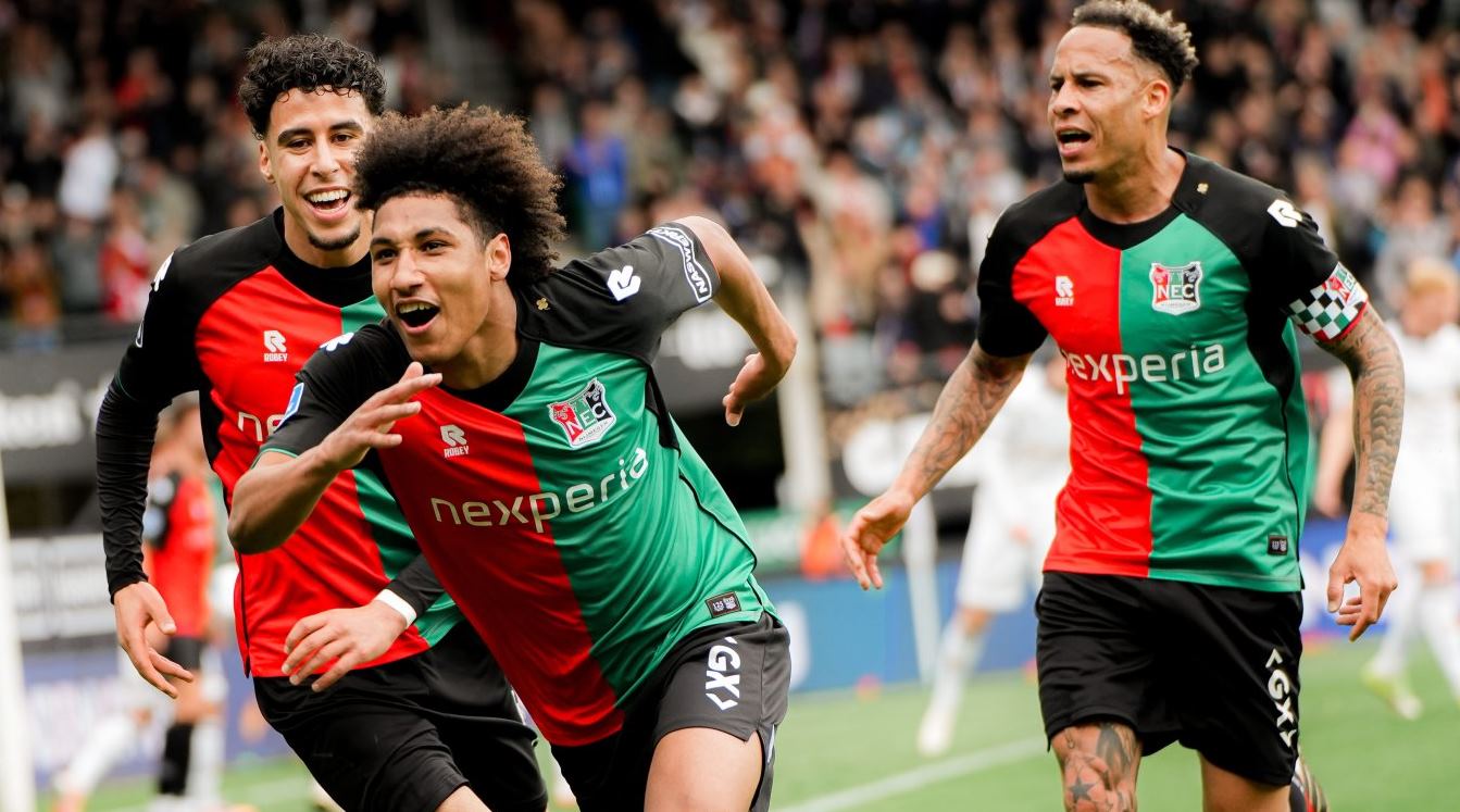 Pemain NEC Nijmegen merayakan lolosnya mereka ke Liga Champions