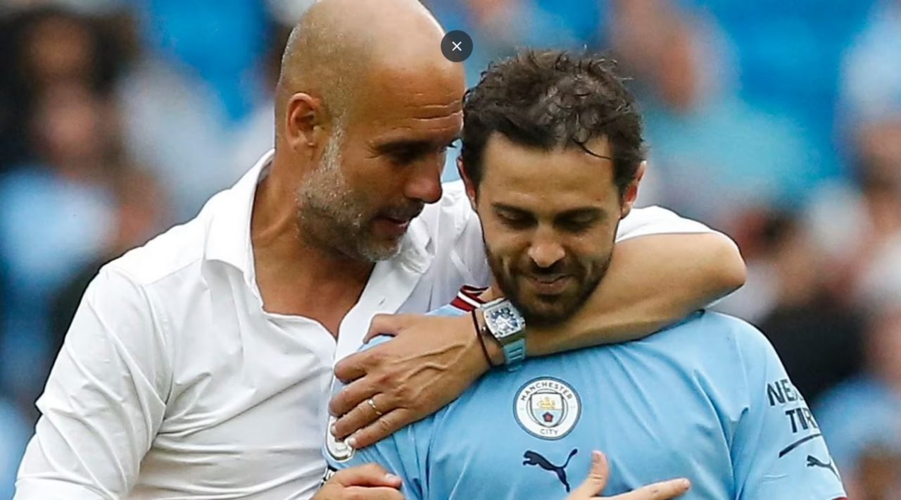 Pep Guardiola dan Bernardo Silva - Manchester City