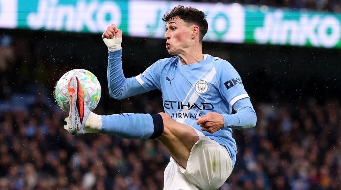 Phil Foden pemain Manchester City
