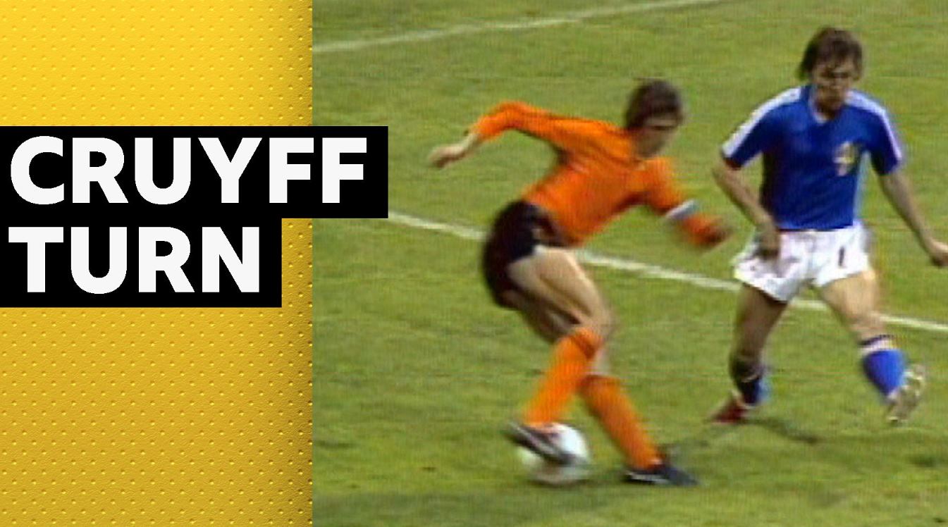 Tehnik Cruyff Turn yang dipopulerkan oleh Johan Cruyff