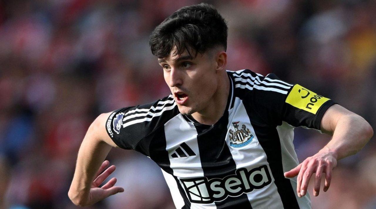 Tino Livramento pemain Newcastle United
