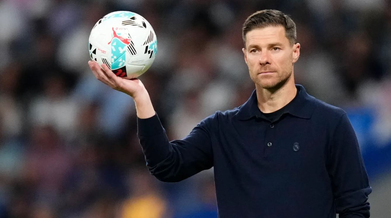Xabi Alonso saat masih menjadi pelatih Real Madrid dan kini dikaitkan dengan Chelsea Xabi Alonso saat masih menjadi pelatih Real Madrid dan kini dikaitkan dengan Chelsea