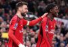Bruno Fernandes dan Kobbie Mainoo pemain Manchester United