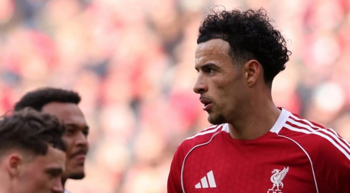 Curtis Jones pemain Liverpool