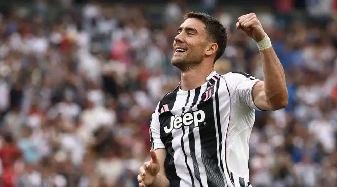 Dusan Vlahovic target transfer Manchester United