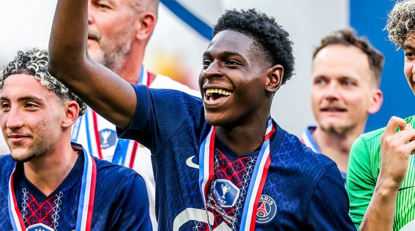 Emmanuel Mbemba pemain PSG