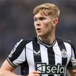 Lewis Hall pemain Newcastle United