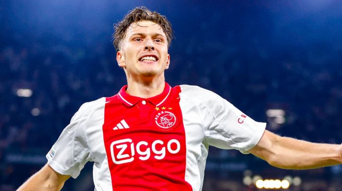 Mika Godts pemain Ajax Amsterdam Mika Godts pemain Ajax Amsterdam
