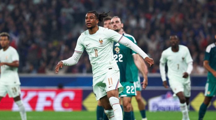 Pemain Timnas Prancis Michael Olise di laga melawan Irlandia Utara