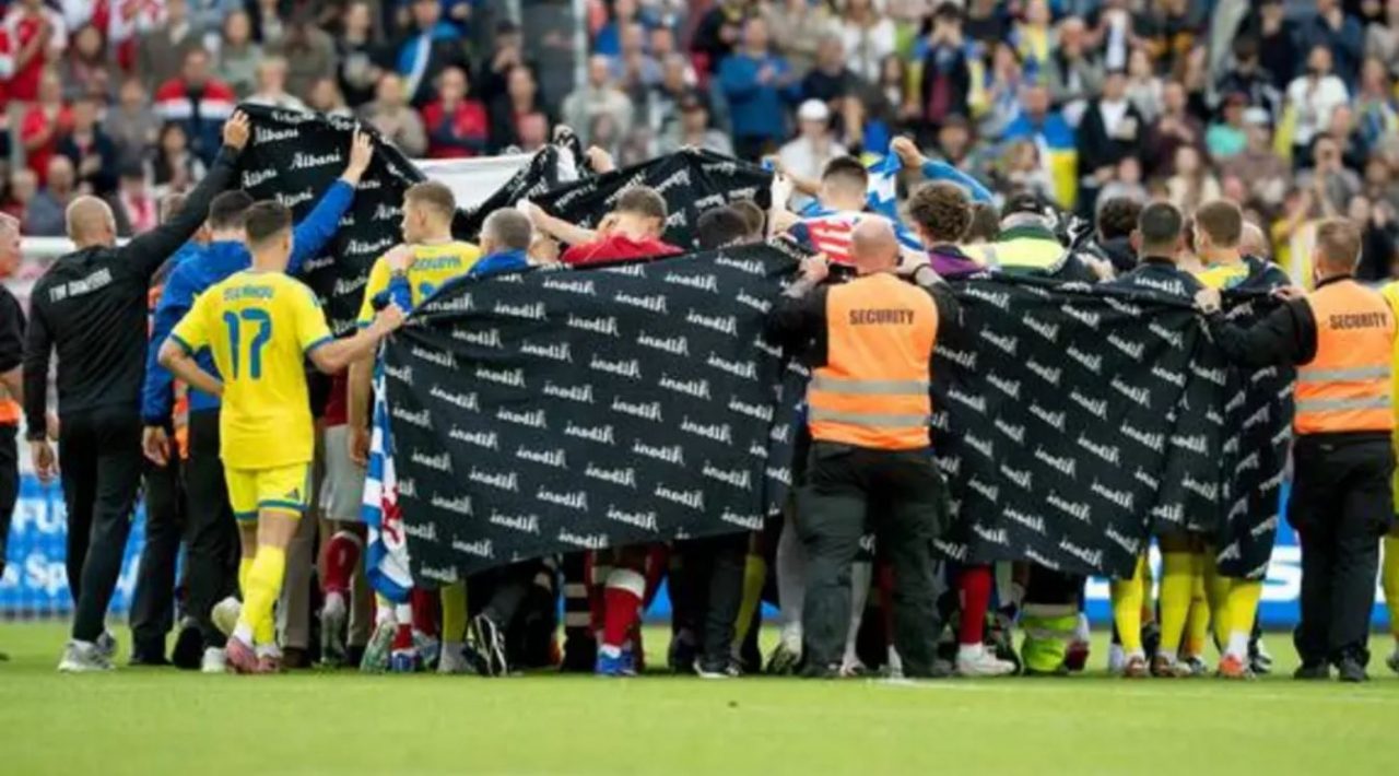Christian Eriksen saat tak sadarkan diri di laga Denmark vs Ukraina