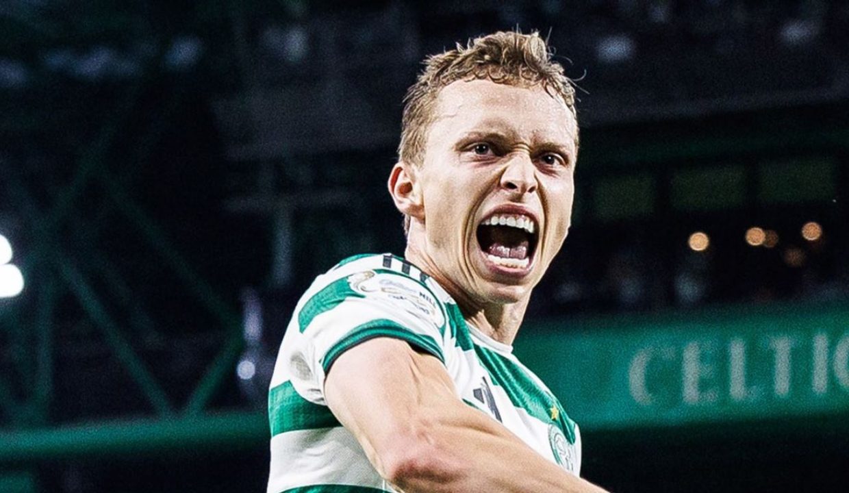 Alistair Johnston pemain Celtic