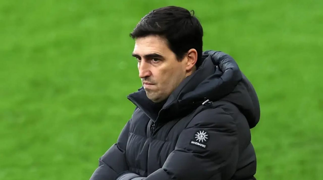 Andoni Iraola pelatih Liverpool