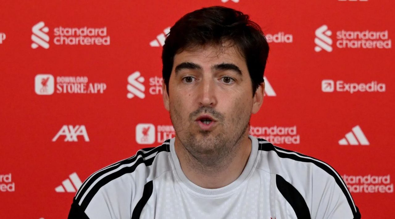 Andoni Iraola pelatih Liverpool
