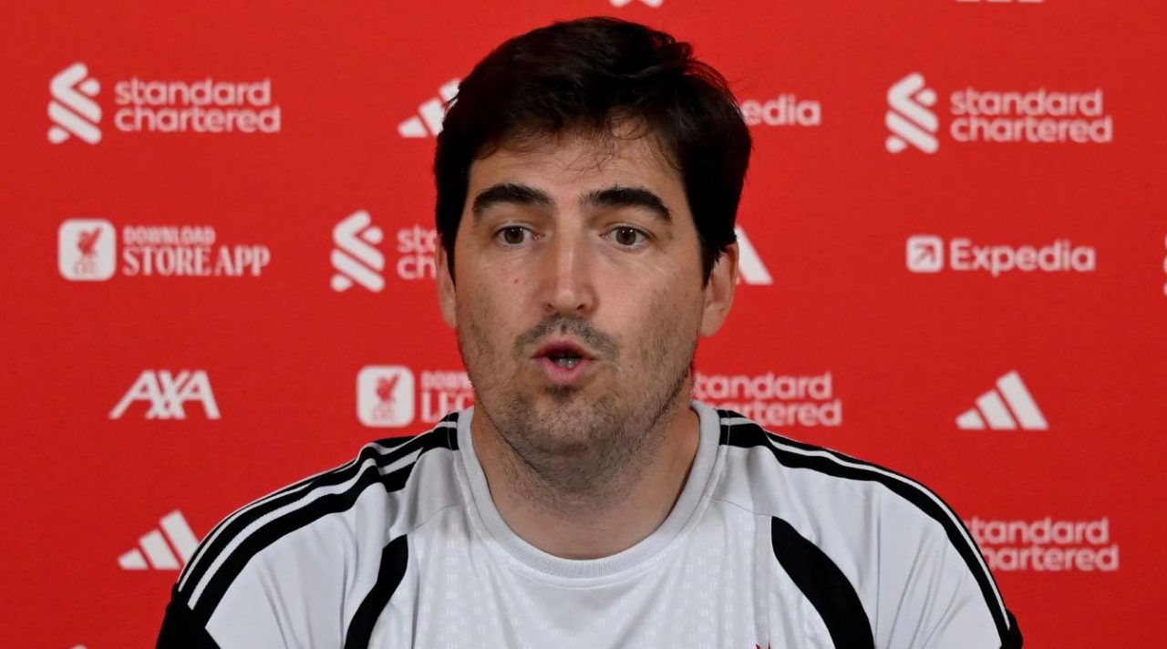 Andoni Iraola pelatih Liverpool