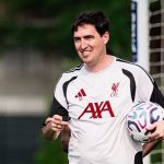 Andoni Iraola pelatih Liverpool