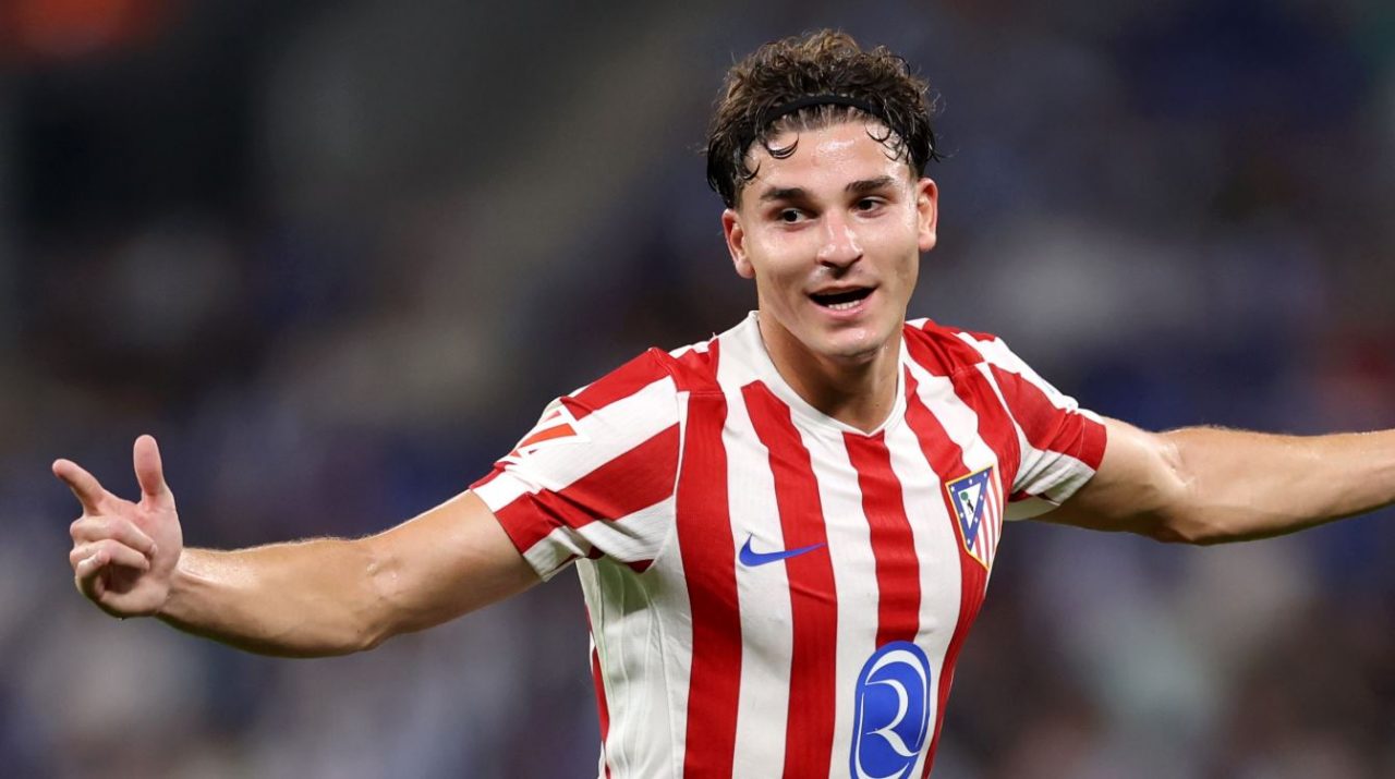 Atletico Madrid tolak lepas Julian Alvarez ke Barcelona
