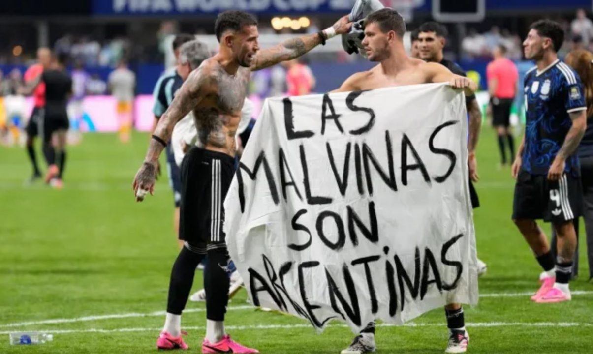 Banner Malvina di semifinal Piala Dunia 2026