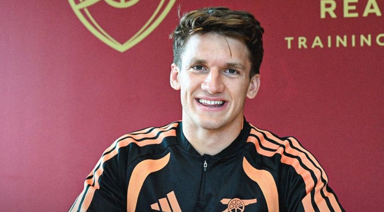 Christos Tzolis pemain Arsenal