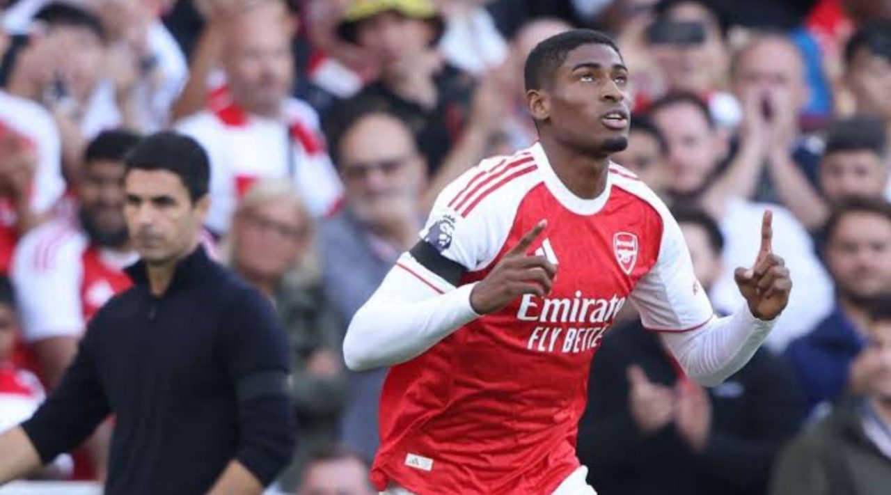 Cristhian Mosquera pemain Arsenal