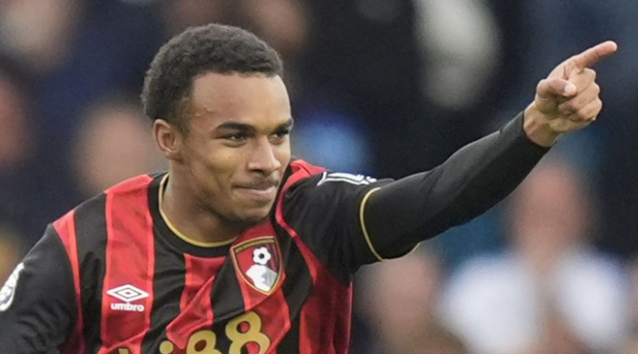 Eli Junior Kroupi pemain Bournemouth