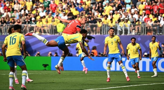 Erling Haaland saat mencetak gol pertamanya ke gawang Brasil Erling Haaland saat mencetak gol pertamanya ke gawang Brasil