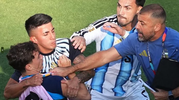 FIFA selidiki keributan antara pemain Spanyol vs Argentina FIFA selidiki keributan antara pemain Spanyol vs Argentina