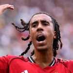 Lenny Yoro pemain Manchester United