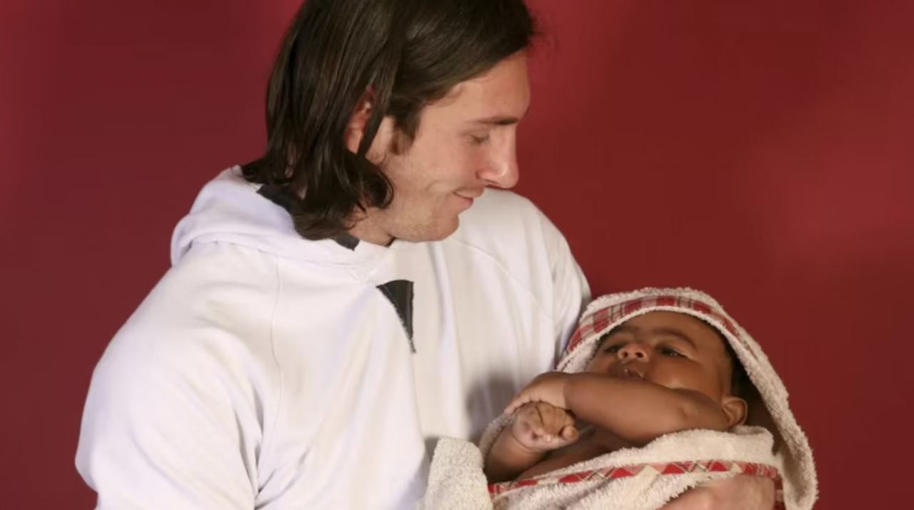Lionel Messi dan bayi Lamine Yamal