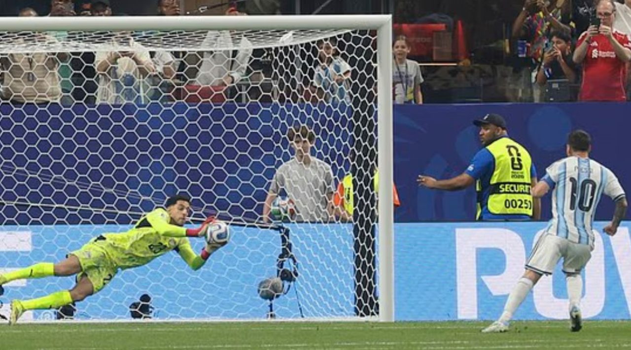 Lionel Messi saat gagal penalti di Piala Dunia 2026