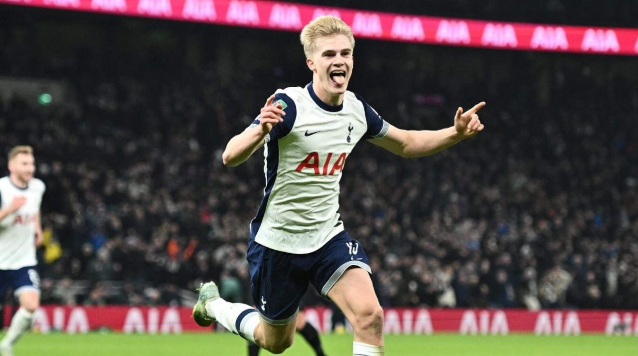 Lucas Bergvall pemain Tottenham Hotspur