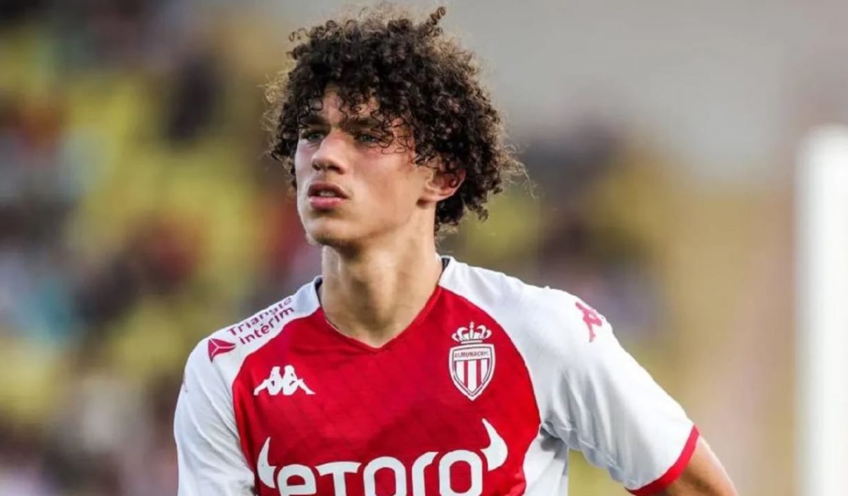 Maghnes Akliouche pemain AS Monaco
