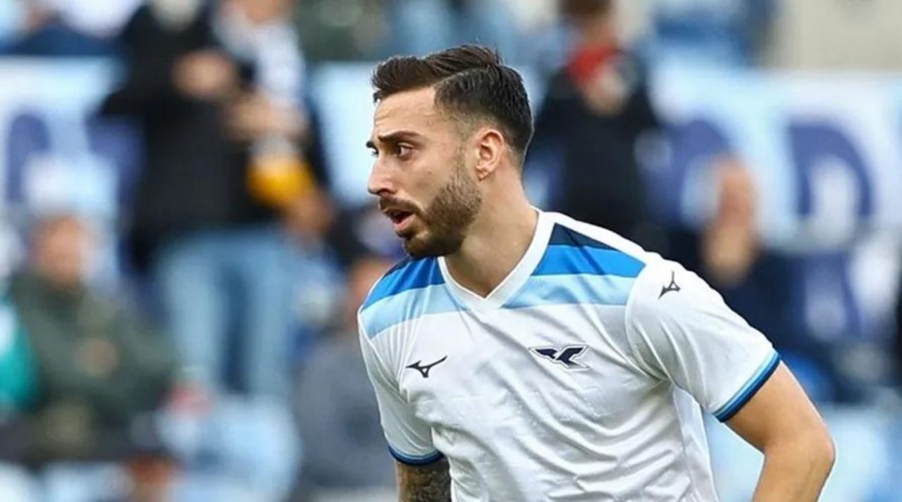 Mario Gila pemain Lazio
