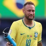 Neymar pensiun