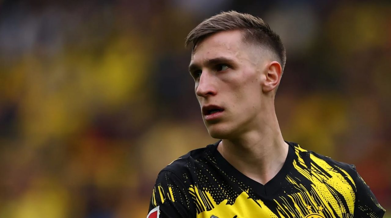 Nico Schlotterbeck pemain Borussia Dortmund