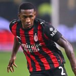 Pervis Estupinan pemain AC Milan